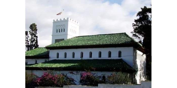 Visite de l'église Saint Andrews et de Dar Niaba, suivie d'un déjeuner au restaurant syrien